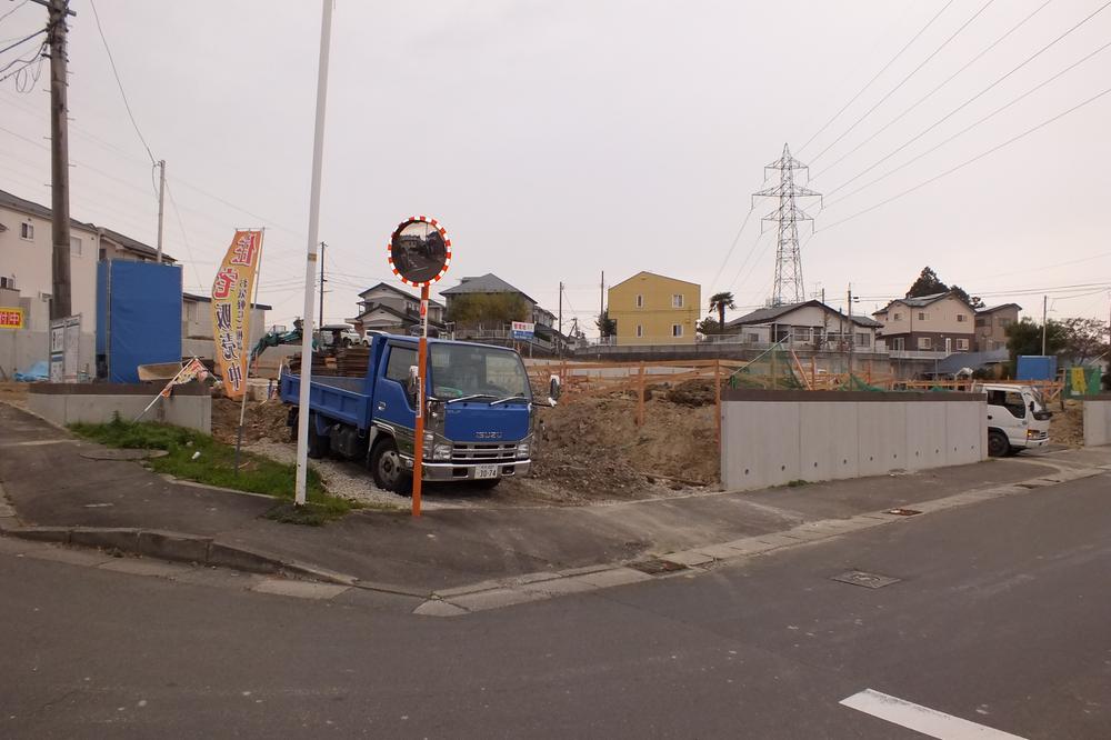 Local photos, including front road. Local (11 May 2013) Shooting