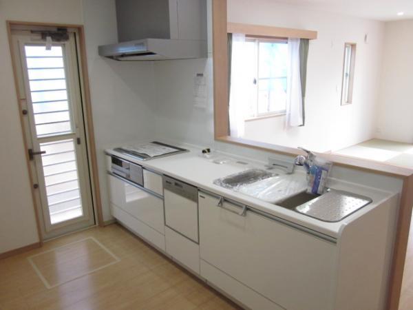 Same specifications photo (kitchen)