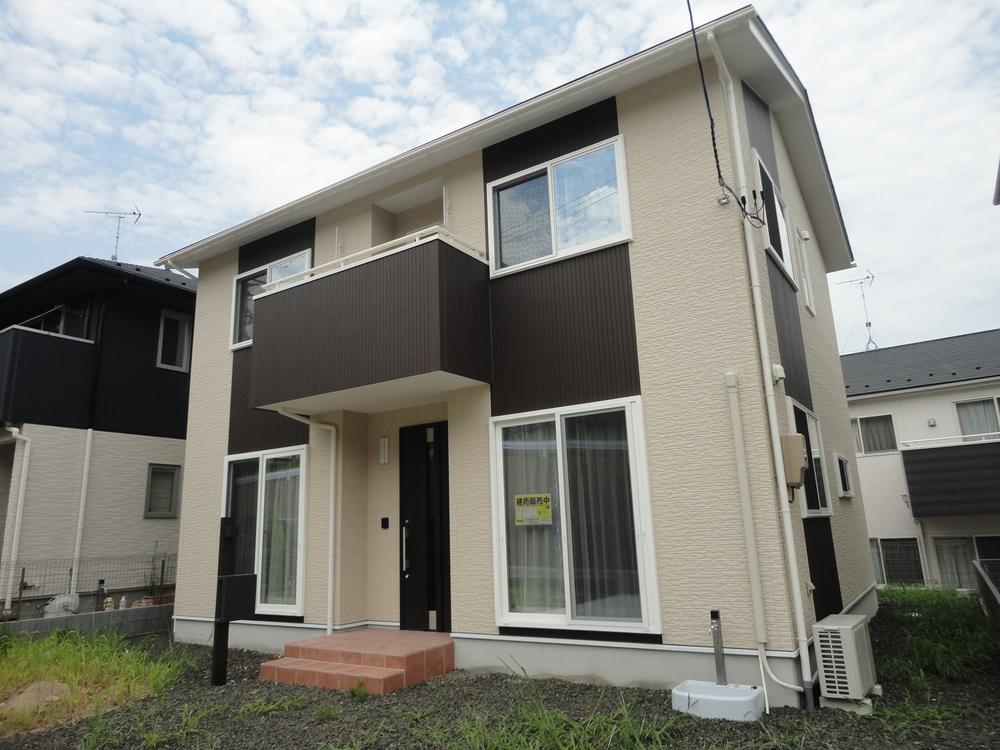 Local appearance photo. Building B