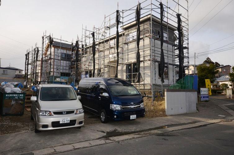 Local photos, including front road. 2 ~ Building 3 December 12