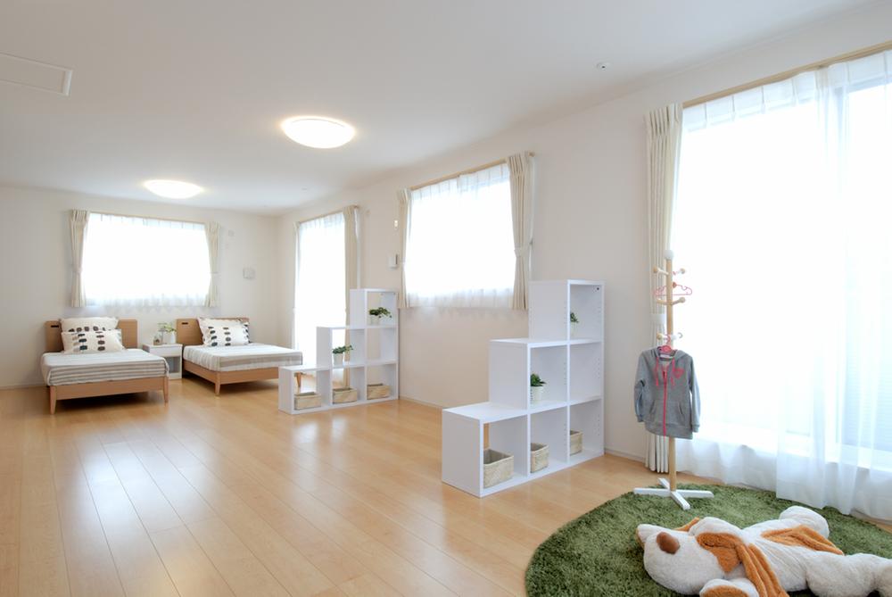 Same specifications photos (Other introspection). Second floor of the partition is possible to divide by family structure of our customers.