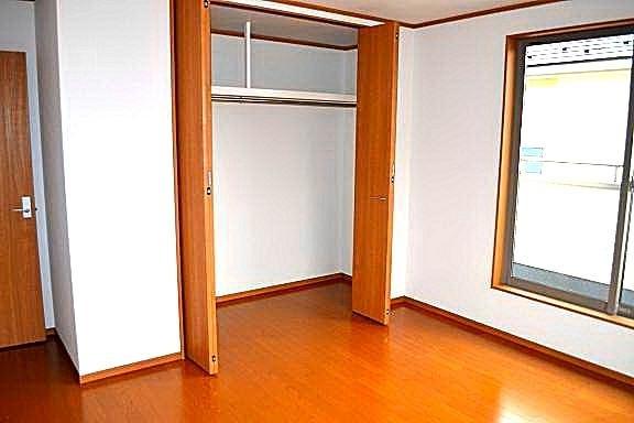 Non-living room. Same specifications