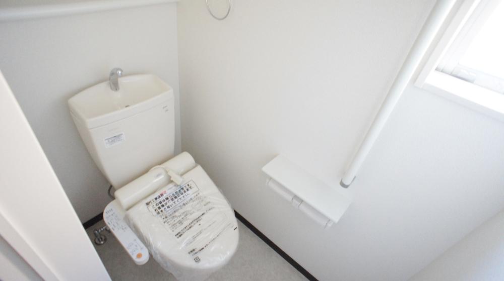 Toilet. Same specifications Photos