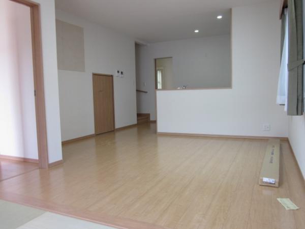 Same specifications photos (living)