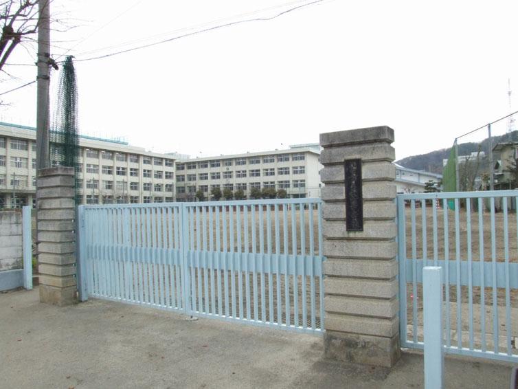 Junior high school. 850m up to junior high school in Sendai Ritcho cho