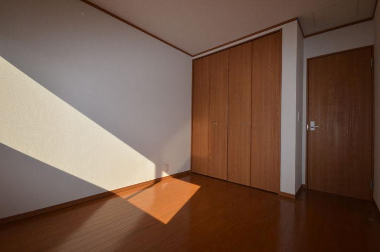 Non-living room. Western-style 5.34 Pledge