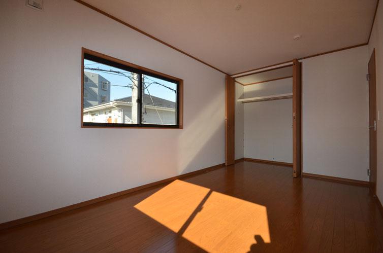 Non-living room. Western-style 7.5 Pledge