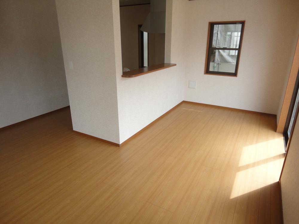 Same specifications photos (living)