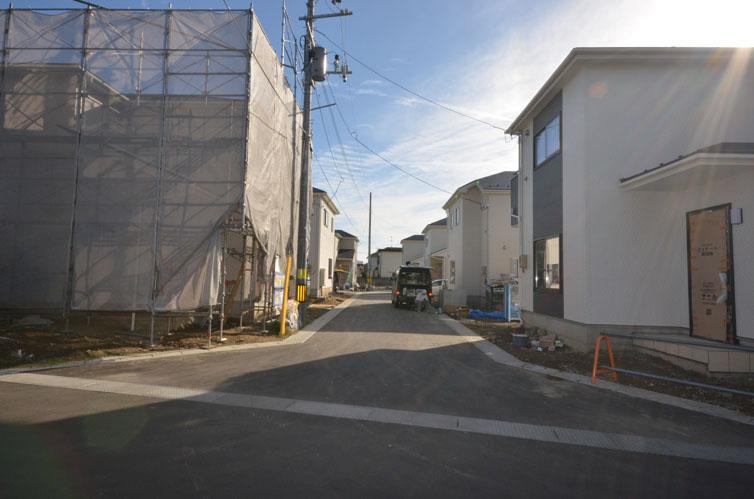 Local photos, including front road. December 17, currently