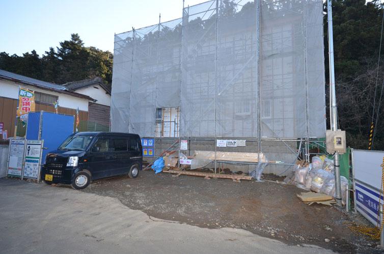 Local photos, including front road. December 24, currently