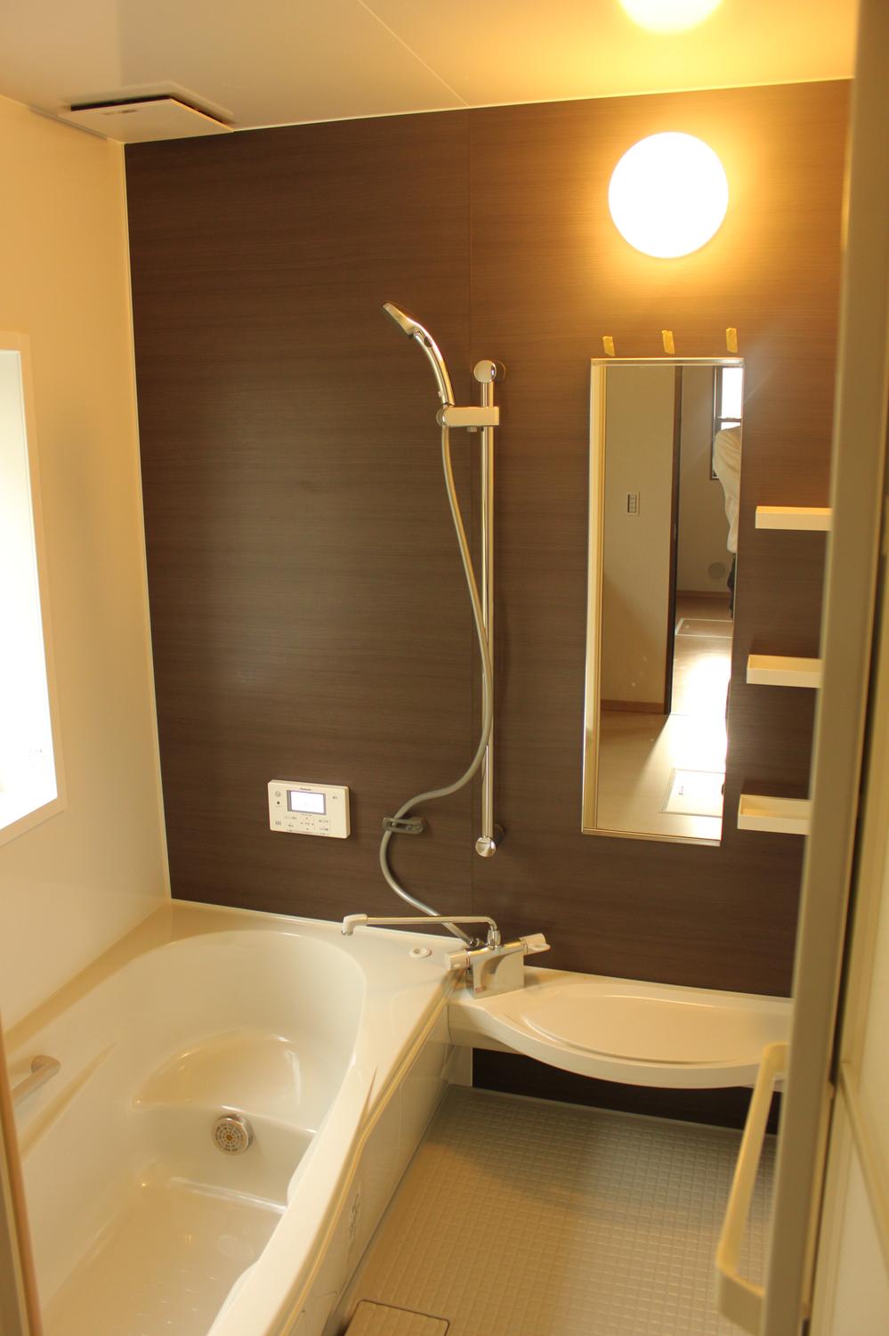 Same specifications photo (bathroom)