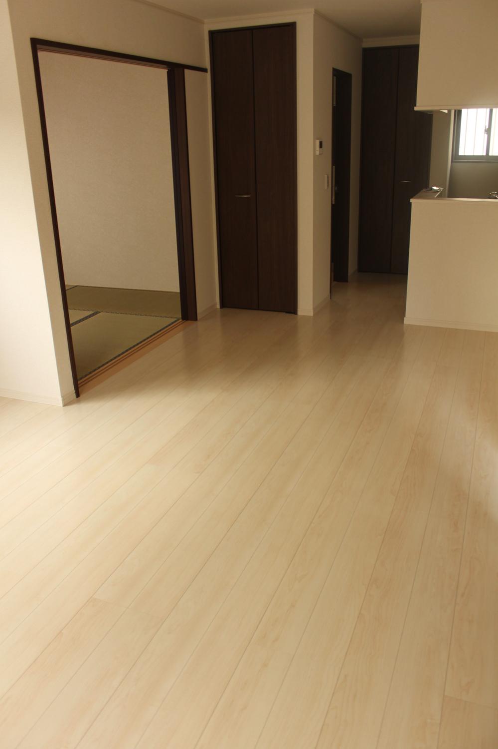 Same specifications photos (living)