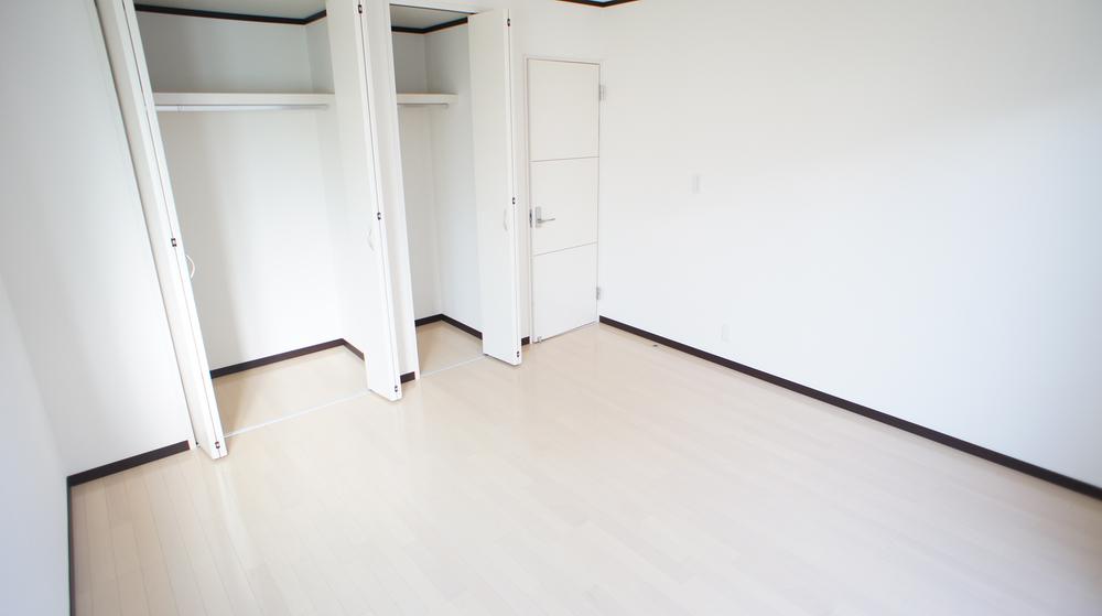 Same specifications photos (Other introspection)