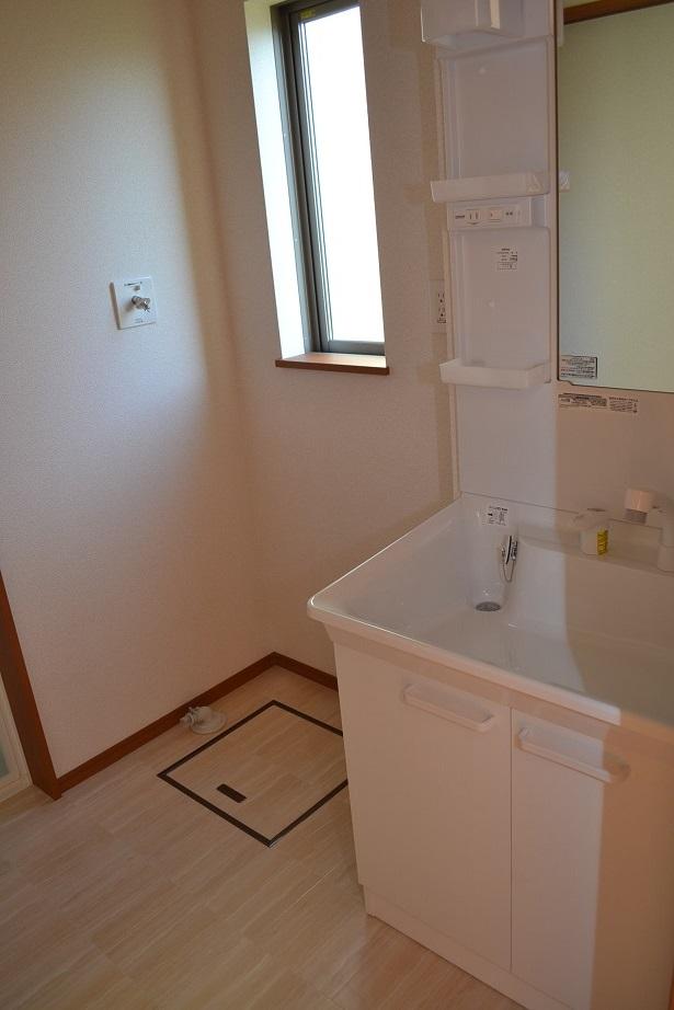 Wash basin, toilet. Same specifications