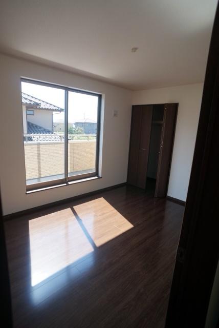 Non-living room. Same specifications 1 Building