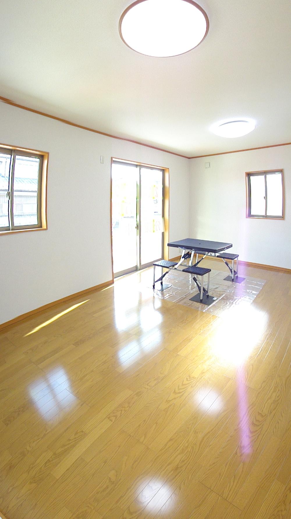 Living. Indoor (12 May 2013) Shooting