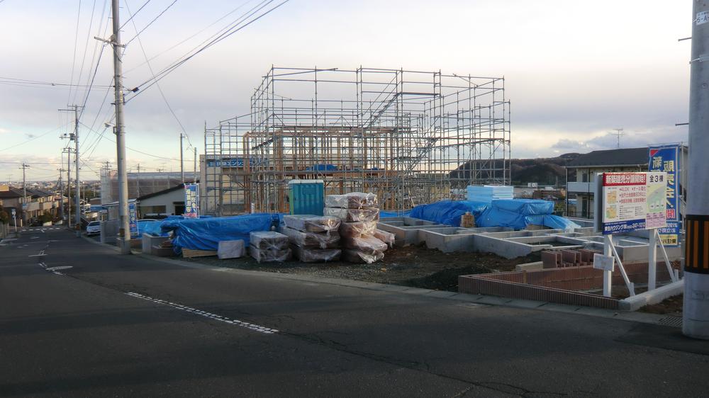 Local photos, including front road. Local (December 13, 2013) Shooting