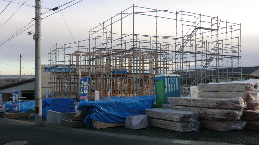 Local photos, including front road. Local (December 13, 2013) Shooting