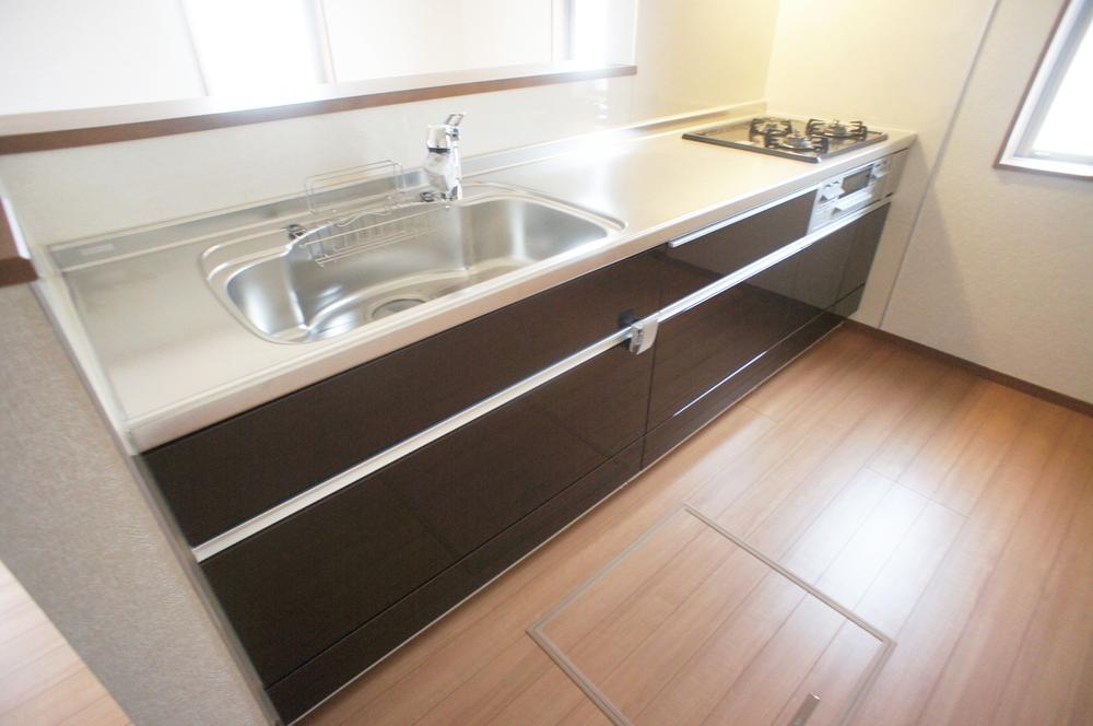 Same specifications photo (kitchen)