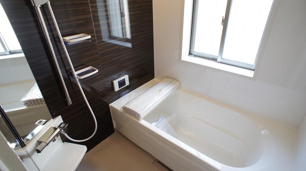 Same specifications photo (bathroom)