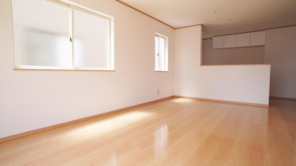 Same specifications photos (living). Living the same specification example