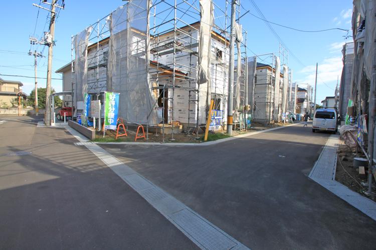 Local photos, including front road. Local (10 May 2013) Shooting