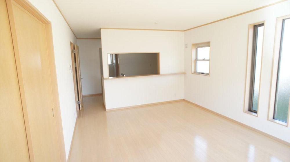 Same specifications photos (living)