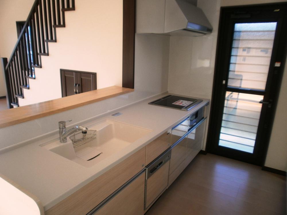 Kitchen. Indoor (11 May 2013) Shooting