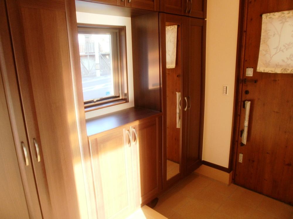 Entrance. Local (11 May 2013) Shooting