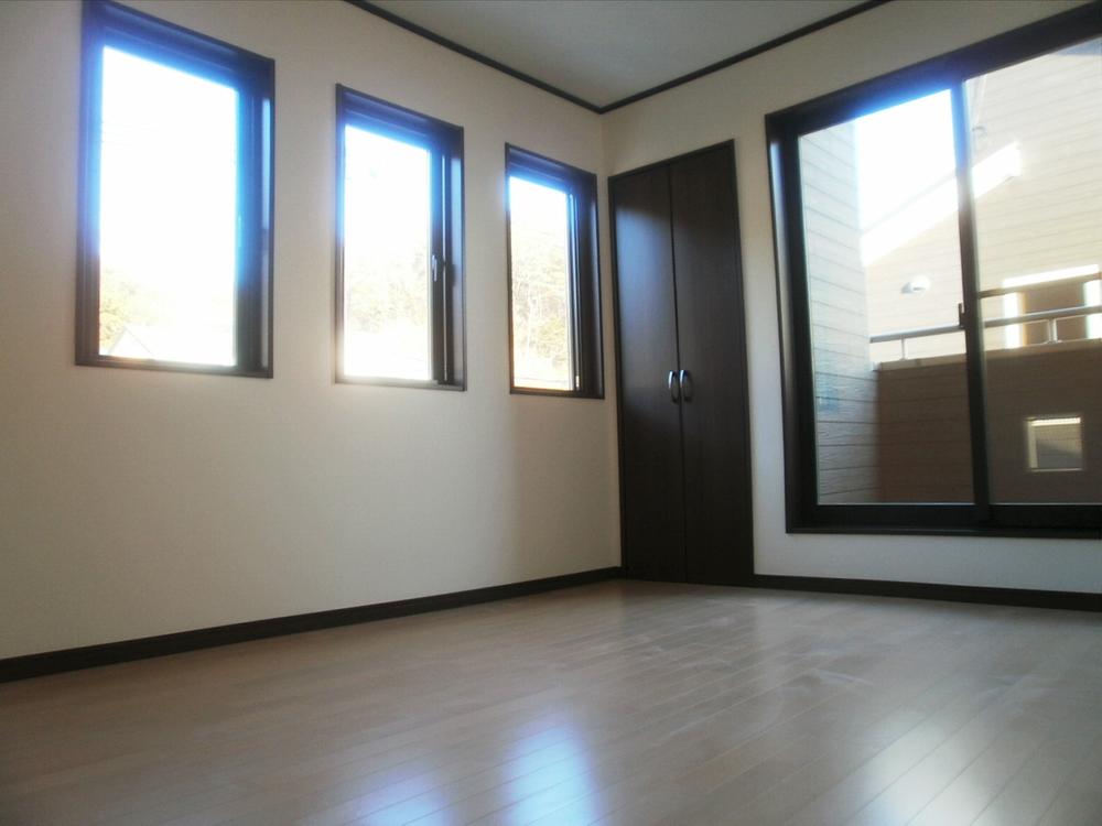 Non-living room. Indoor (11 May 2013) Shooting