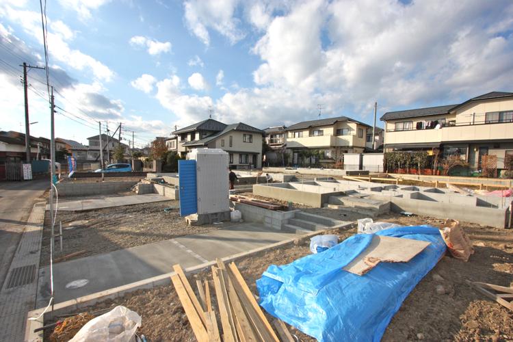 Local photos, including front road. Local (12 May 2013) Shooting