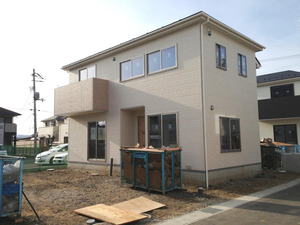 Local appearance photo. Local (December 9, 2013) Photo: (2) Building