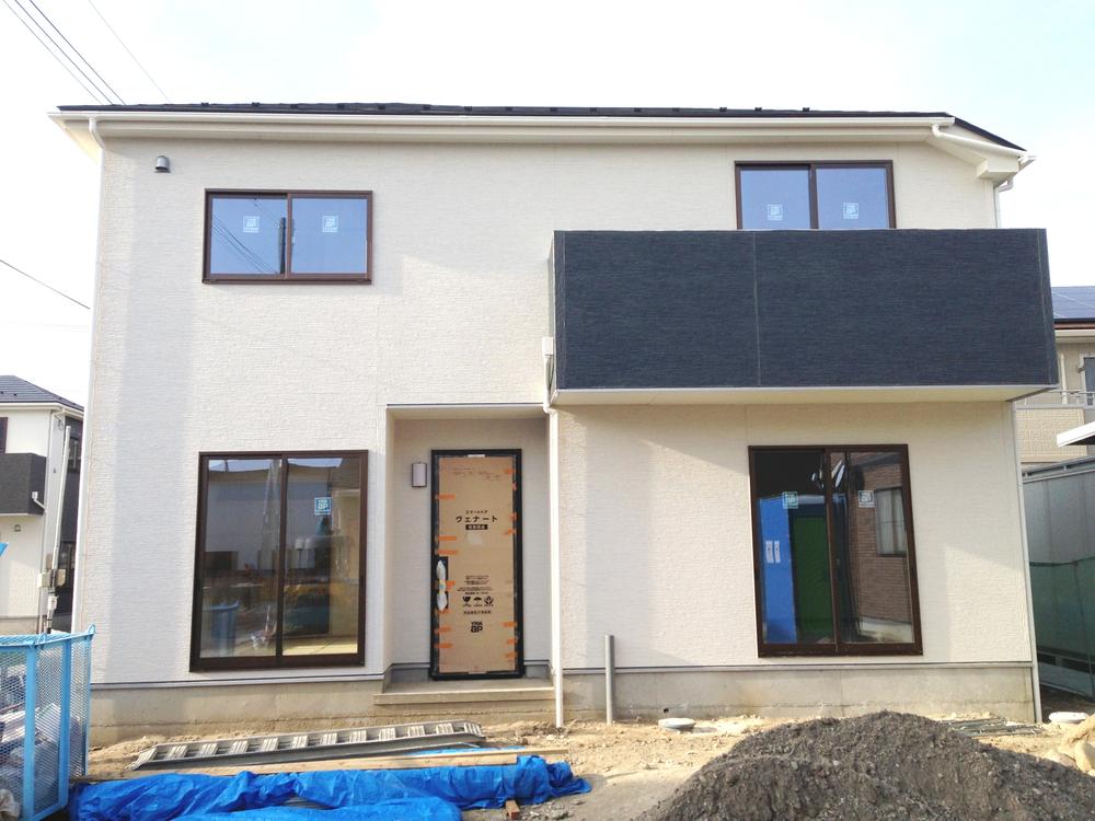 Local appearance photo. Local (December 9, 2013) Photo: (6) Building