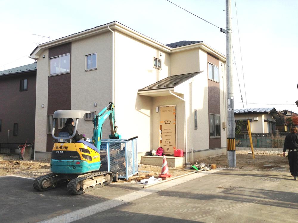 Rendering (appearance). Local (December 9, 2013) Photo: (5) Building