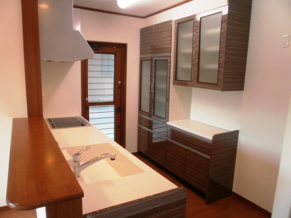 Kitchen. Indoor (11 May 2013) Shooting