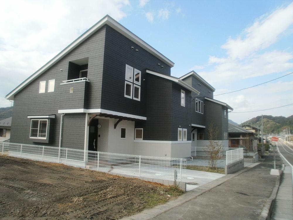 Local photos, including front road. Local (11 May 2013) Shooting