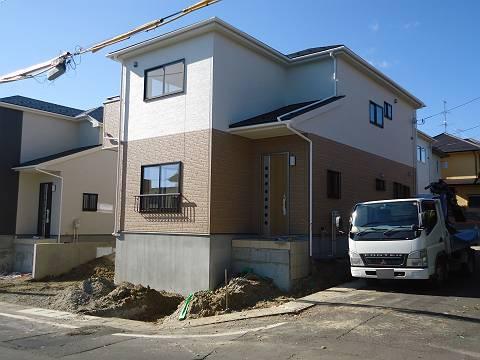 Local photos, including front road. Building 2 Current Status photo H25.11.23 shooting