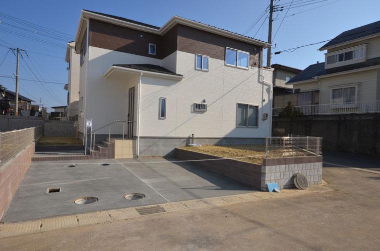 Local photos, including front road. Southwest corner lot Preview available