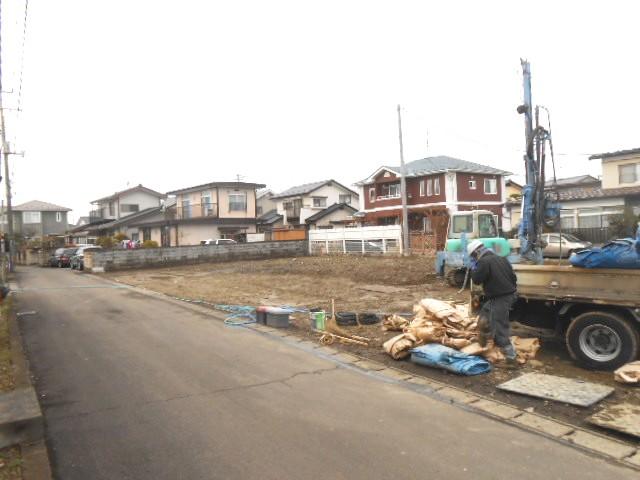 Local photos, including front road. Local (December 21, 2013) Shooting