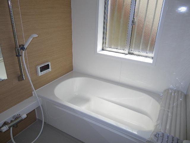 Same specifications photo (bathroom). Bathroom dryer with unit bus