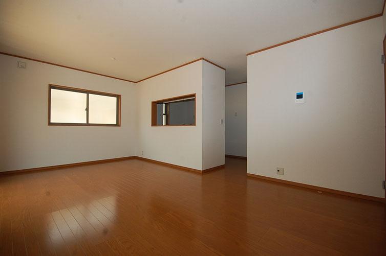 Same specifications photos (living). Example of construction