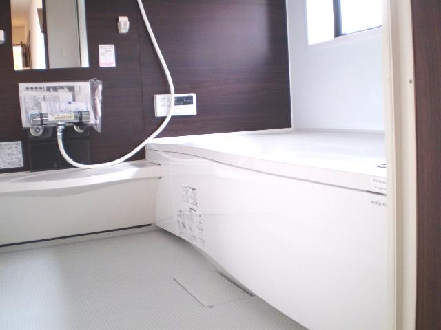 Bathroom. ● same specifications ●