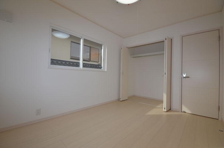 Non-living room. Building A Western-style 6 Pledge south