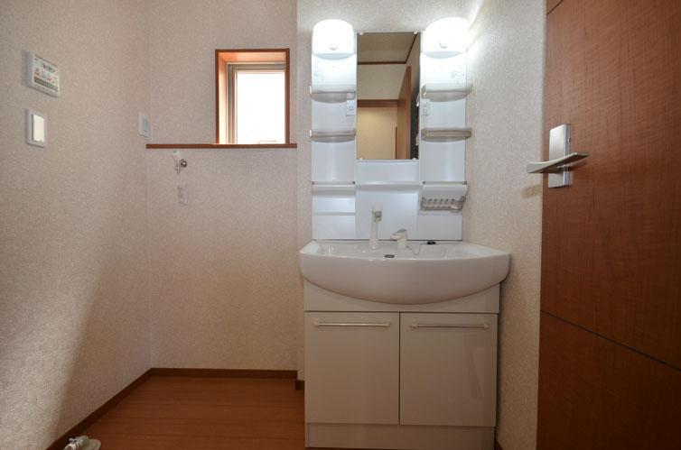 Wash basin, toilet. Example of construction