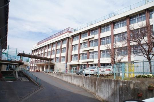 Other. Nishitaga junior high school Walk 20 minutes (about 1600m)