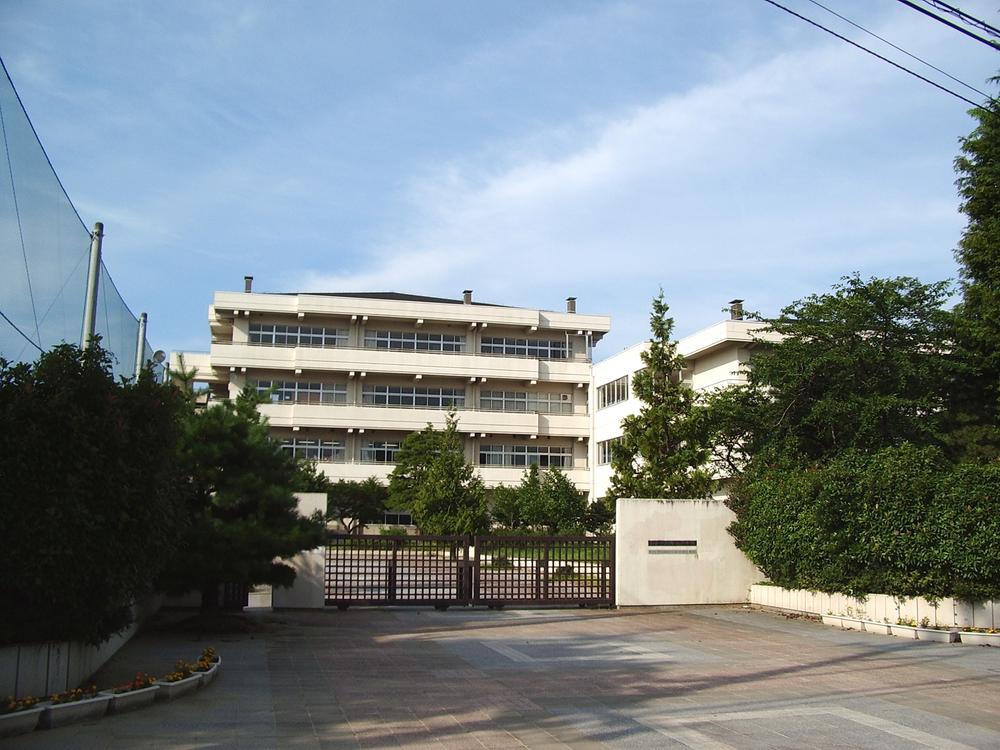 Junior high school. 1600m to Koriyama junior high school