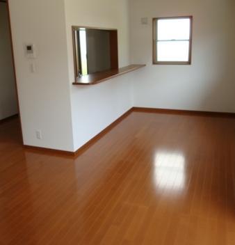 Same specifications photos (living)