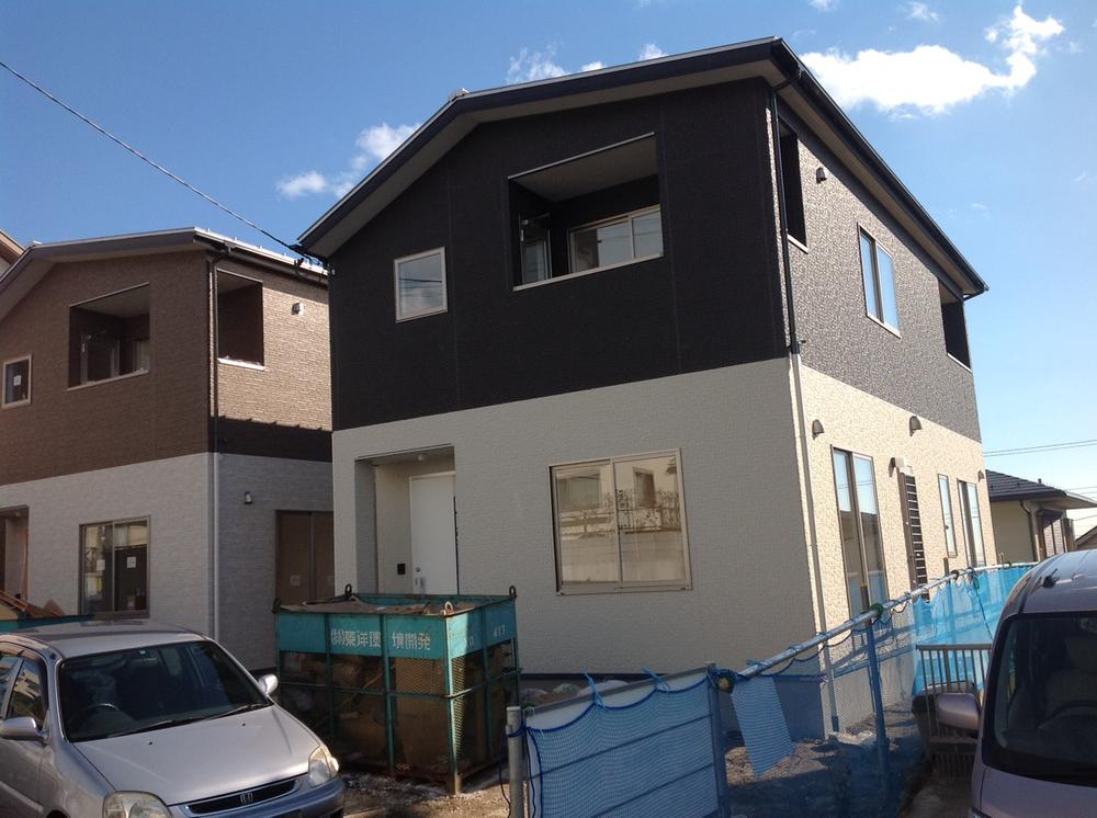 Local appearance photo. Local (12 May 2013) Shooting