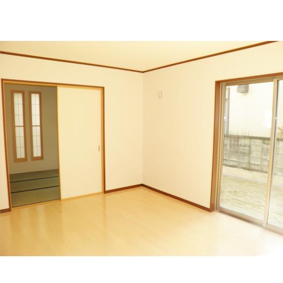 Same specifications photos (living). Same specifications