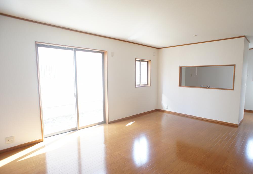 Same specifications photos (living). Living the same specification example